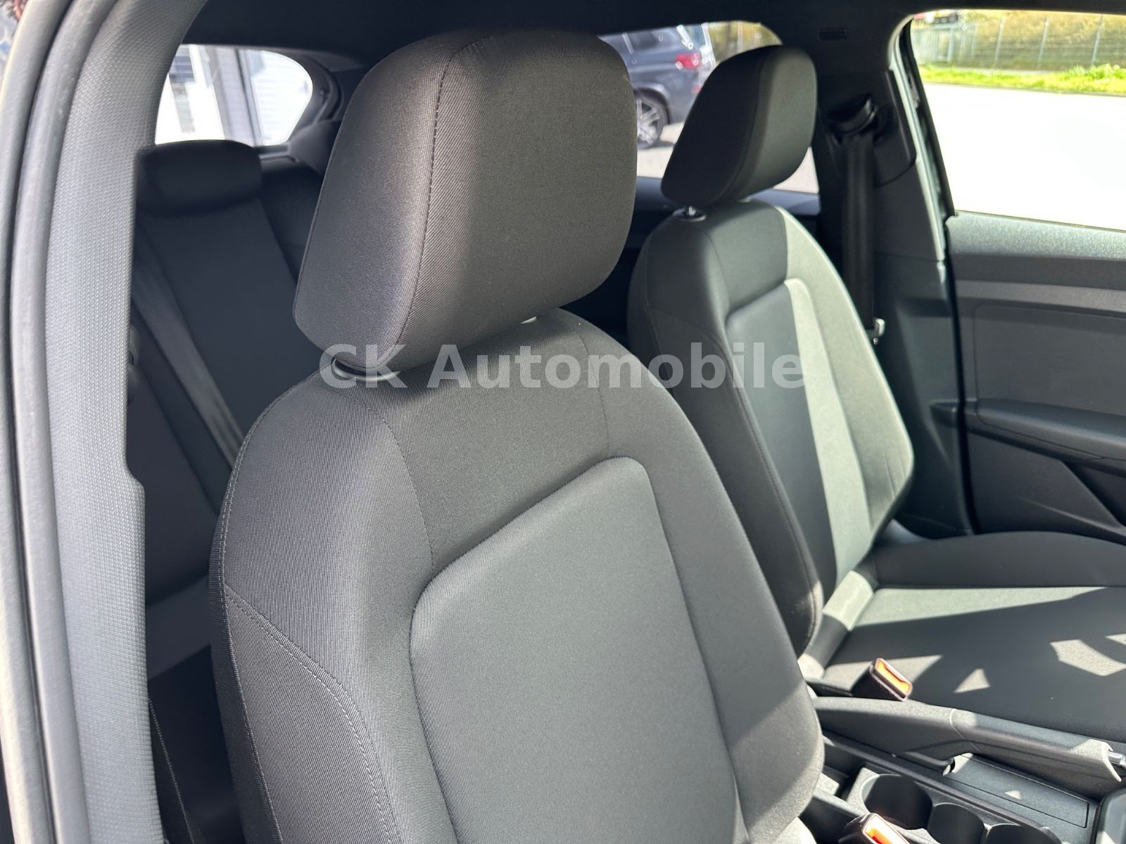 Fahrzeugabbildung Audi A1 Sportback 30 TFSI DSG S-Line/MMI Plus/PDC
