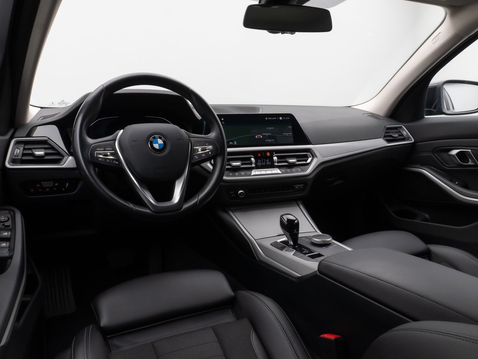 Fahrzeugabbildung BMW 318d DAB PDC Alarm Geschwindigkeitsreg Sport LED