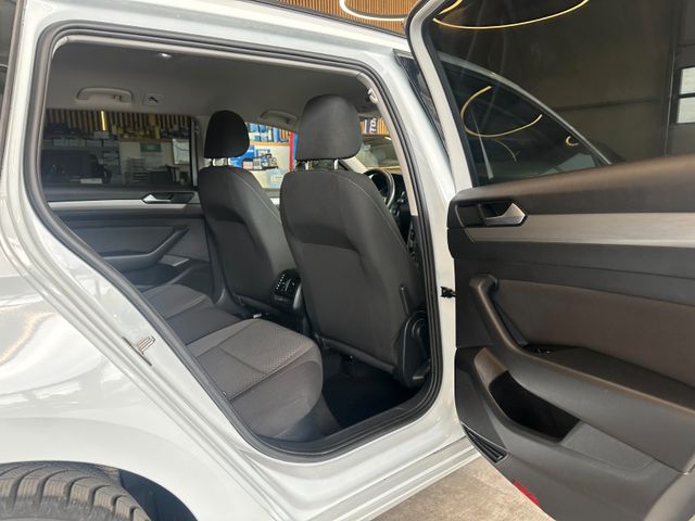 MYAUTOCENTER – Gebraucht- und Jahreswagen mit Werkstattservice in Pfaffenhofen Volkswagen Passat *AHK*ACC*KLIMAAUTO*LED*NAVI*1.HAND*