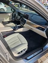 BMW Plug-In-Hybrid 530e iPerformance Luxury Line - BMW 530 mit Hybrid-Antrieb: Schiebedach