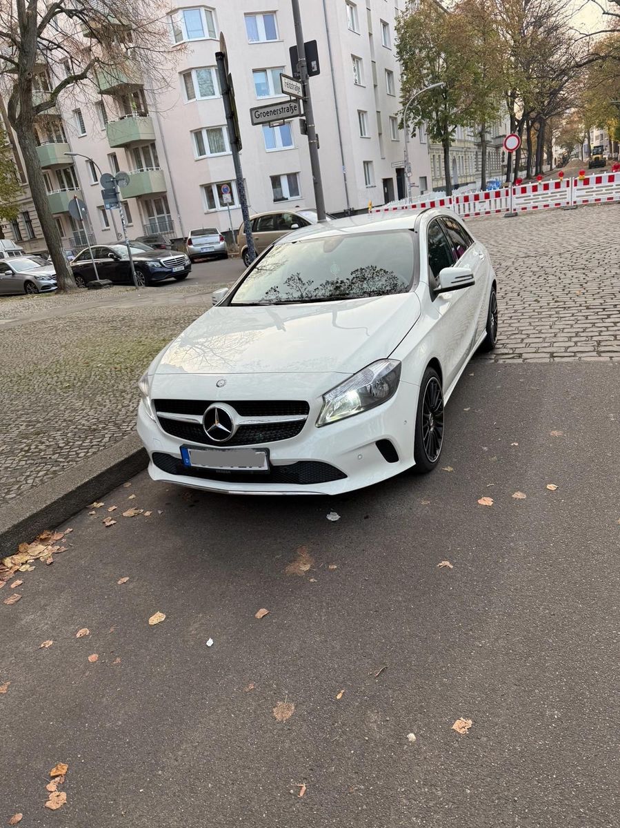 MERCEDES-BENZ A 180 -