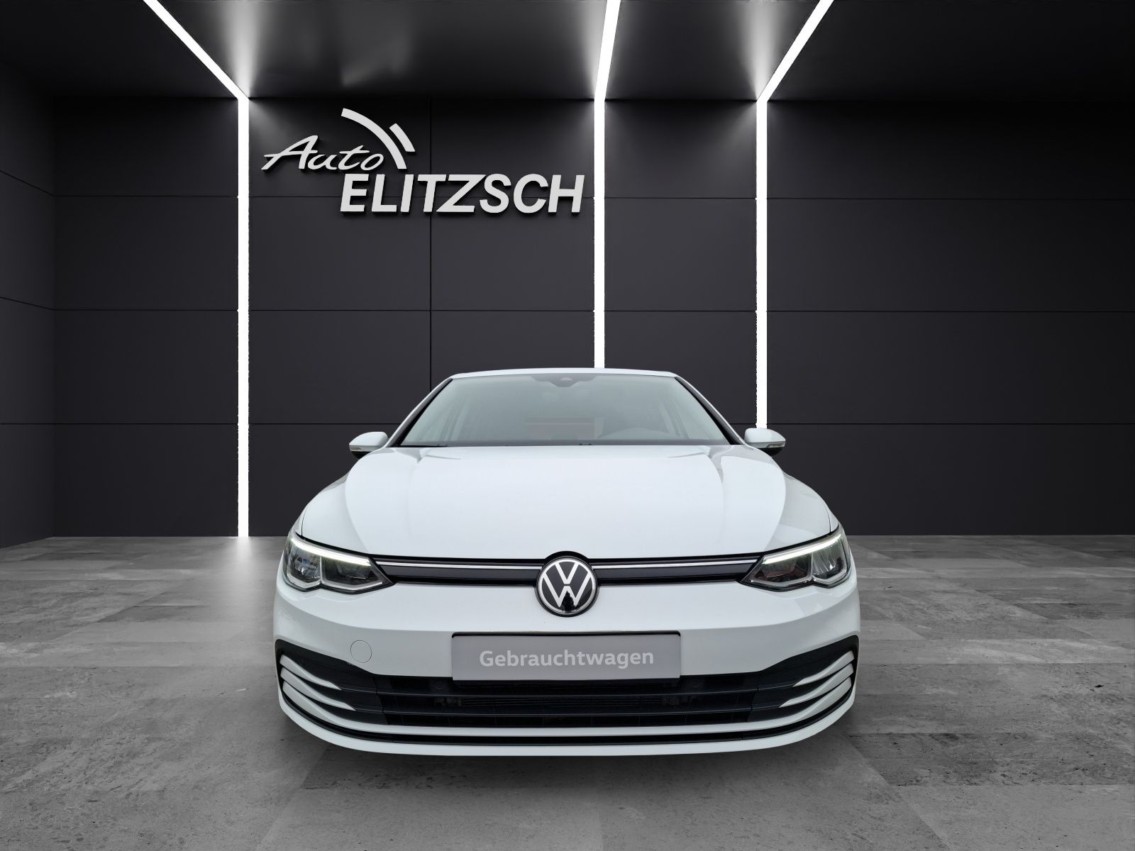 Fahrzeugabbildung Volkswagen Golf VIII TSI United LED Navi AID PDC SH LM