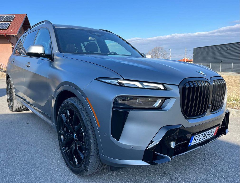 Image of BMW X7