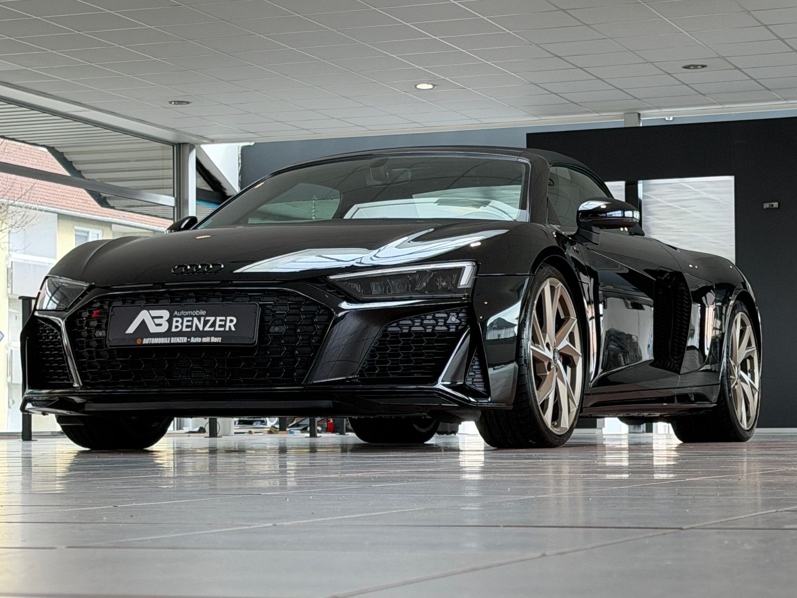 Fahrzeugabbildung Audi R8 Spyder 5.2 FSI RWD performance/BANG&OLUFSEN/
