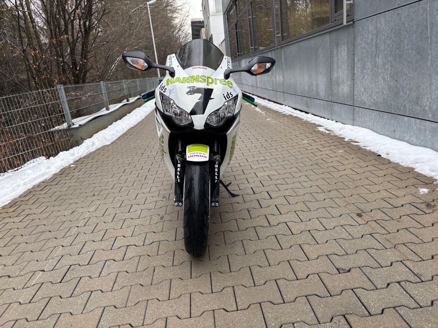 Fahrzeugabbildung Honda CBR 1000 RR wenig KM