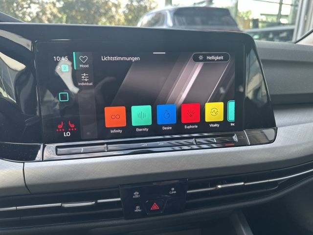 Golf VIII Variant 2.0 TDI Life NAVI LED 16 ALU S