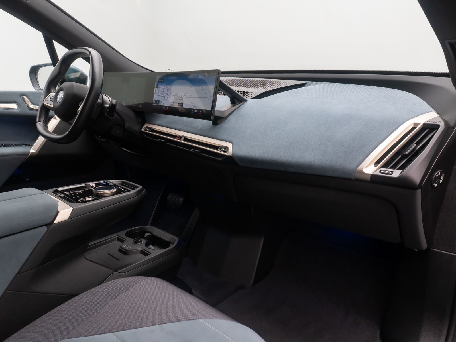 Fahrzeugabbildung BMW iX xD40 Sport AHK SkyLounge 360° DAB H/K 22Zoll