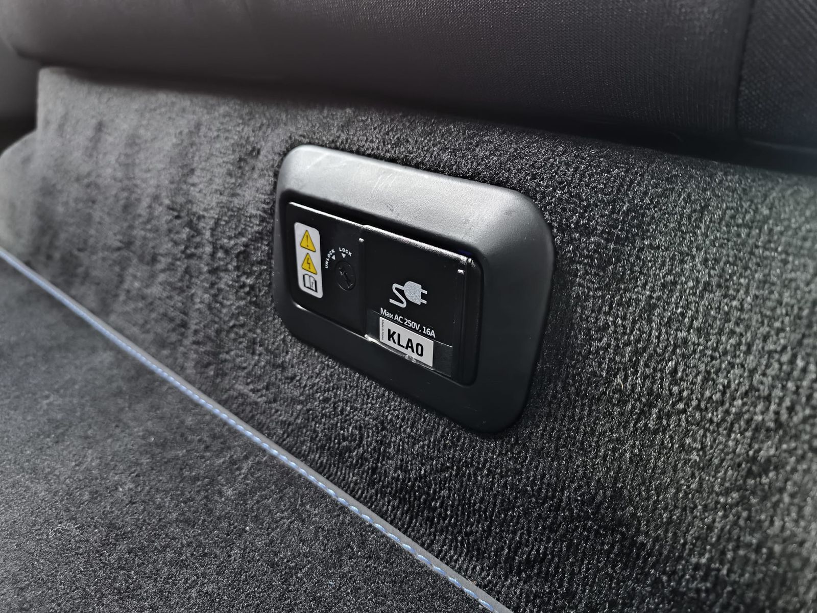 Fahrzeugabbildung Hyundai Ioniq 6 2WD NAVI+LED+SHZ+KAMERA+DAB+PDC+ACC+18"+