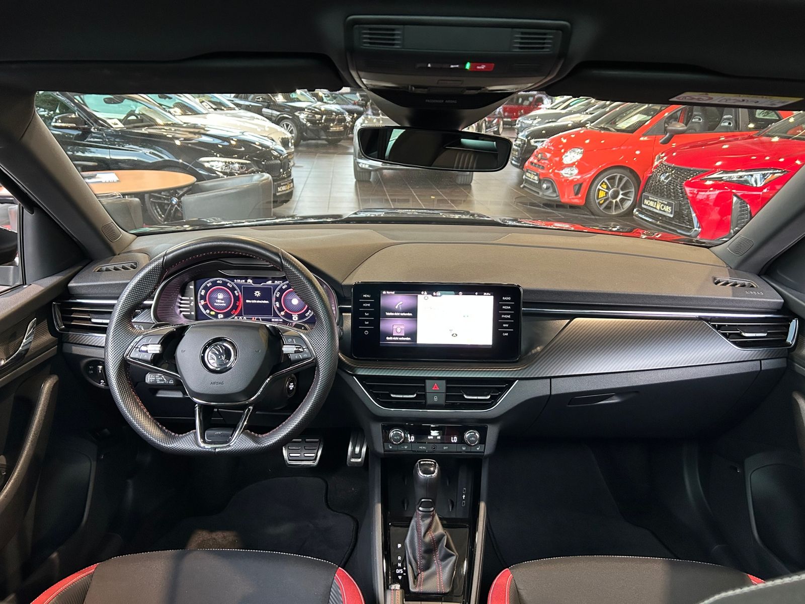 Fahrzeugabbildung SKODA KAMIQ Monte Carlo PANO LED NAVI