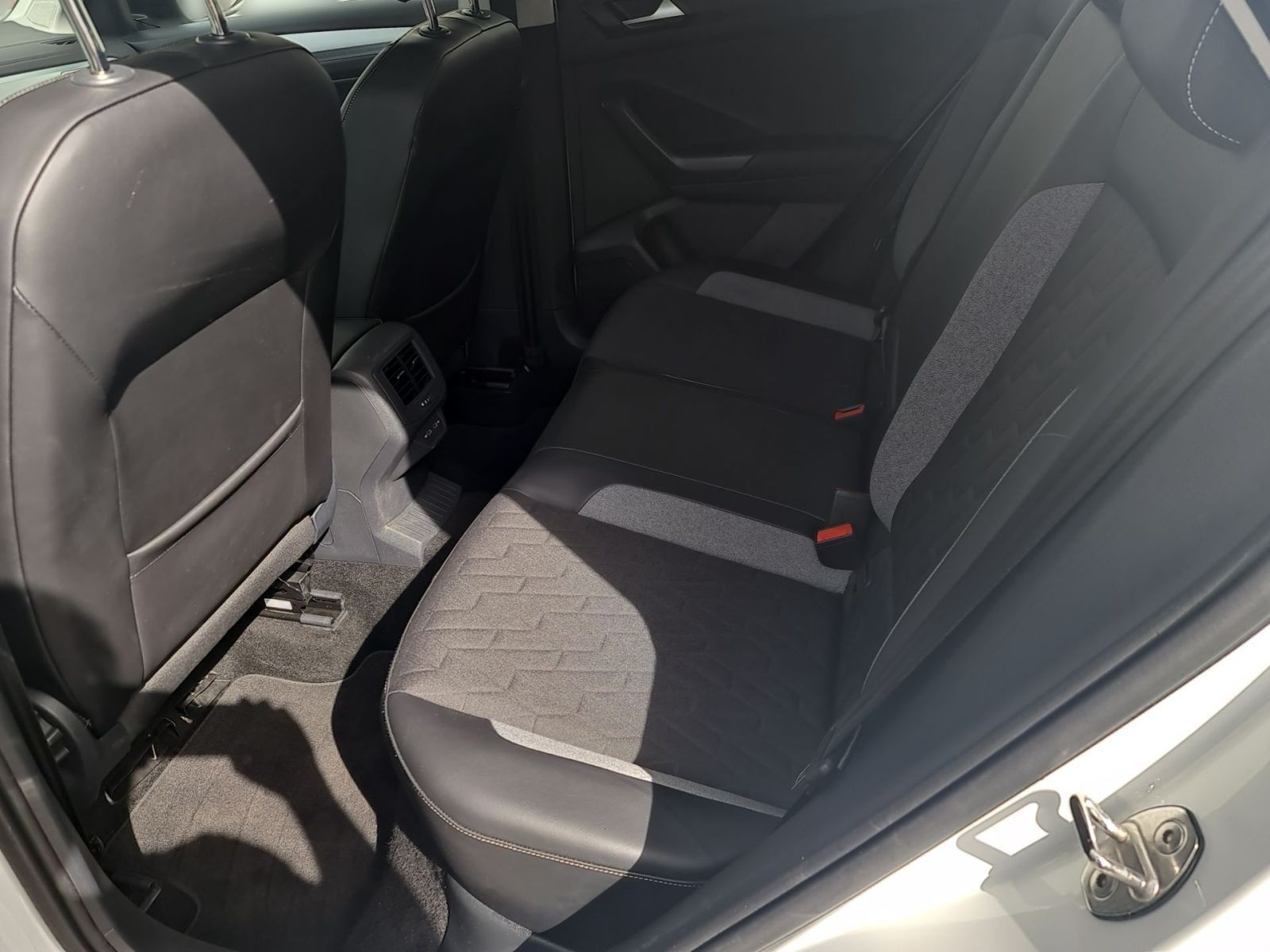 Volkswagen T-Roc - Bild 10