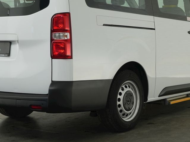 Vivaro C KOMBI L CDTI 9-SITZER+NAVI+PARKPILOT+DO