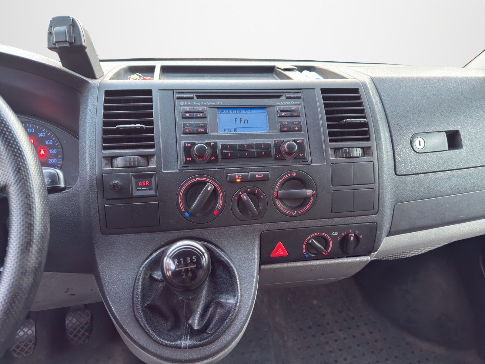 Fahrzeugabbildung Volkswagen T5 TRANSP. KASTEN LR 1.9 TDI STANDHEIZ.  TEL