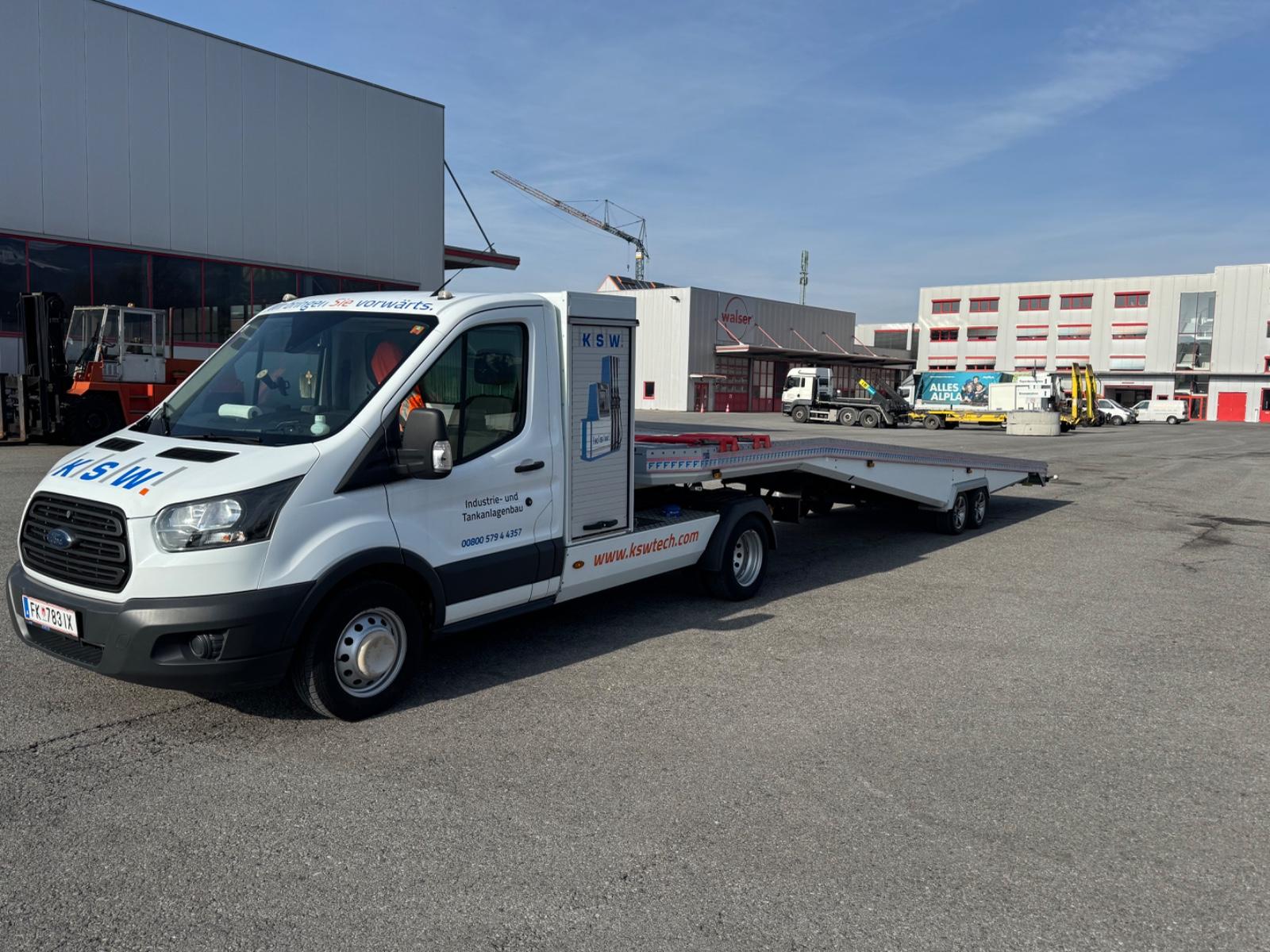 Ford Transit - Sattelzugmaschine - Abschleppwagen