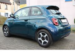 Fahrzeugabbildung Fiat 500e Action*AppConnect!*DAB*Induktive Ladefunkt.