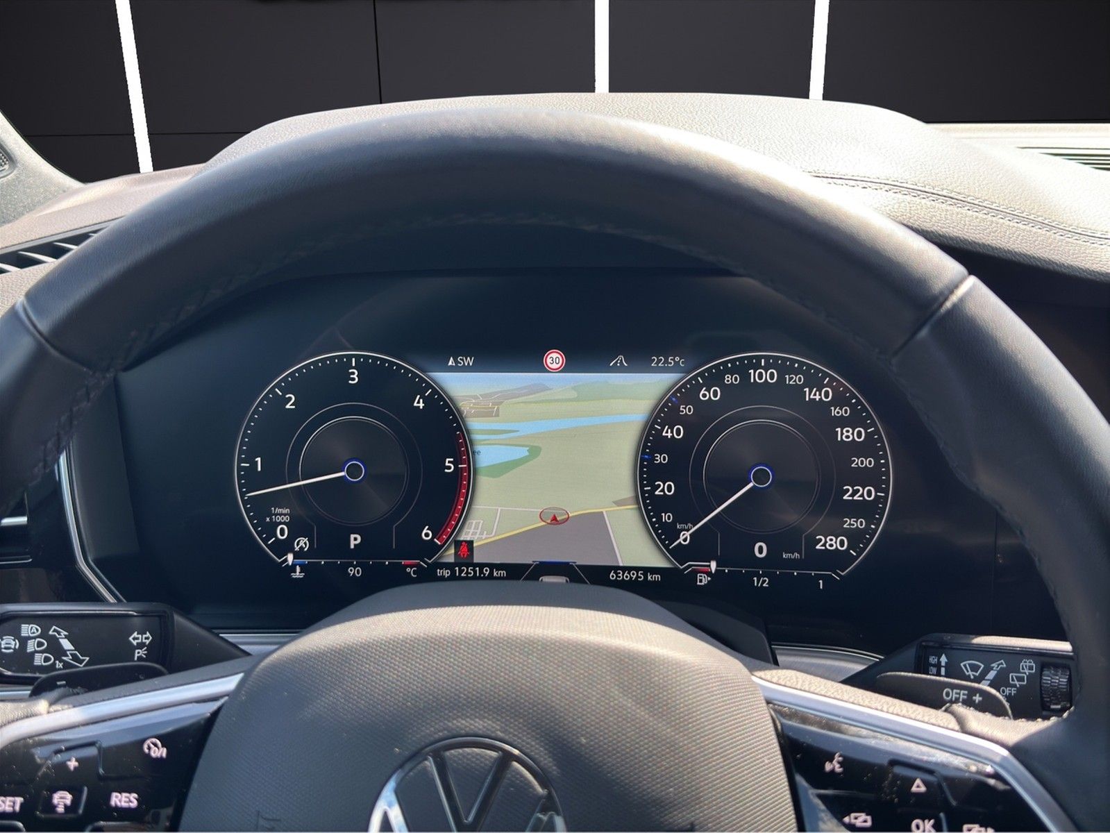 Fahrzeugabbildung Volkswagen Touareg Elegance TDI 4M MATRIX Luft AHK Standhzg