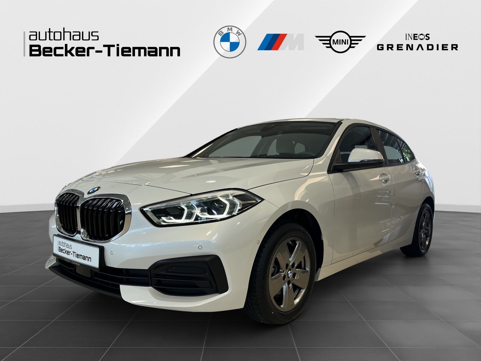 BMW 118i HUD Pano DrivAss ParkAss LED SHZ
