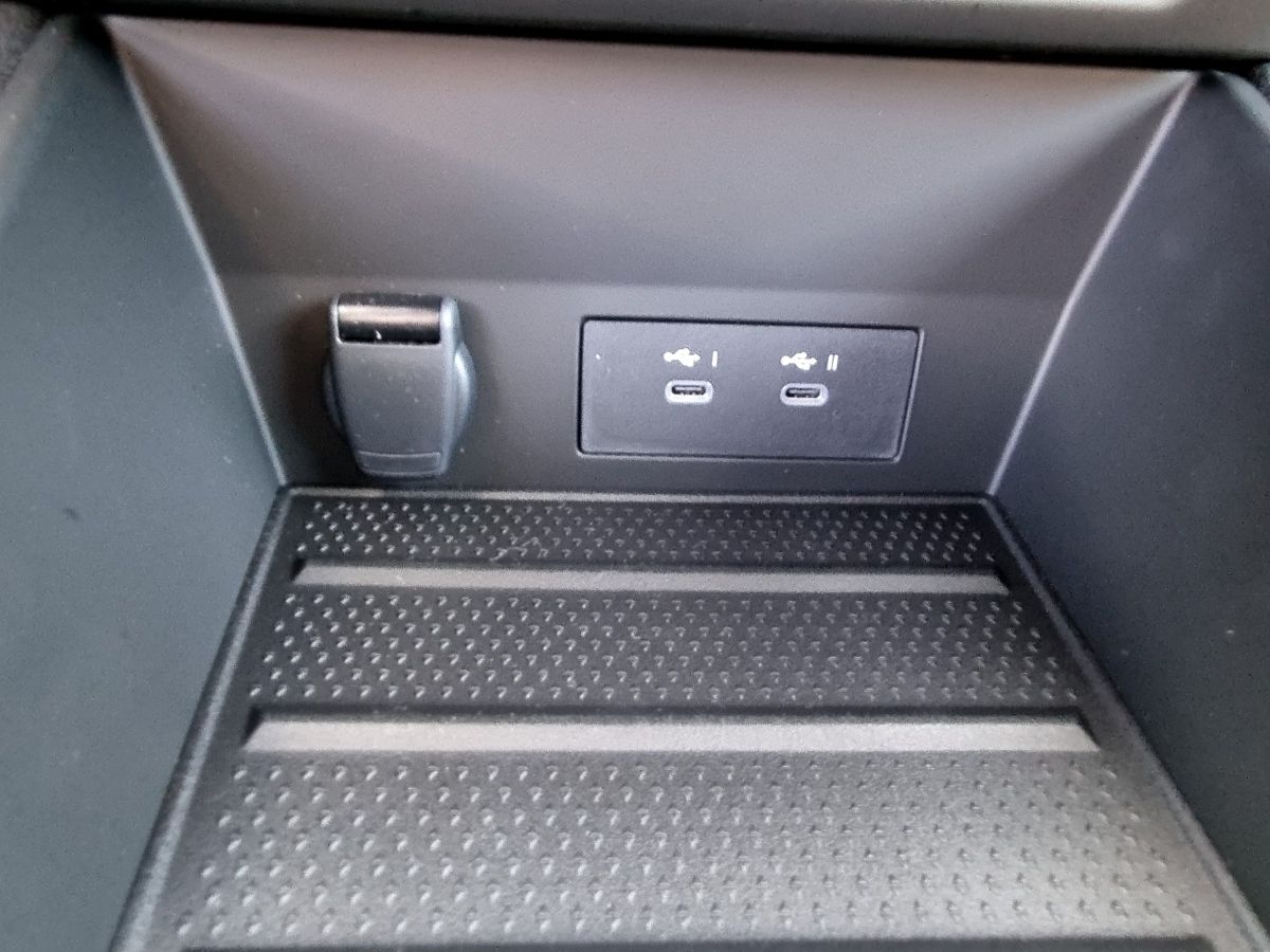 Fahrzeugabbildung Renault Captur Esprit Alpine Mild Hybrid 140 EDC