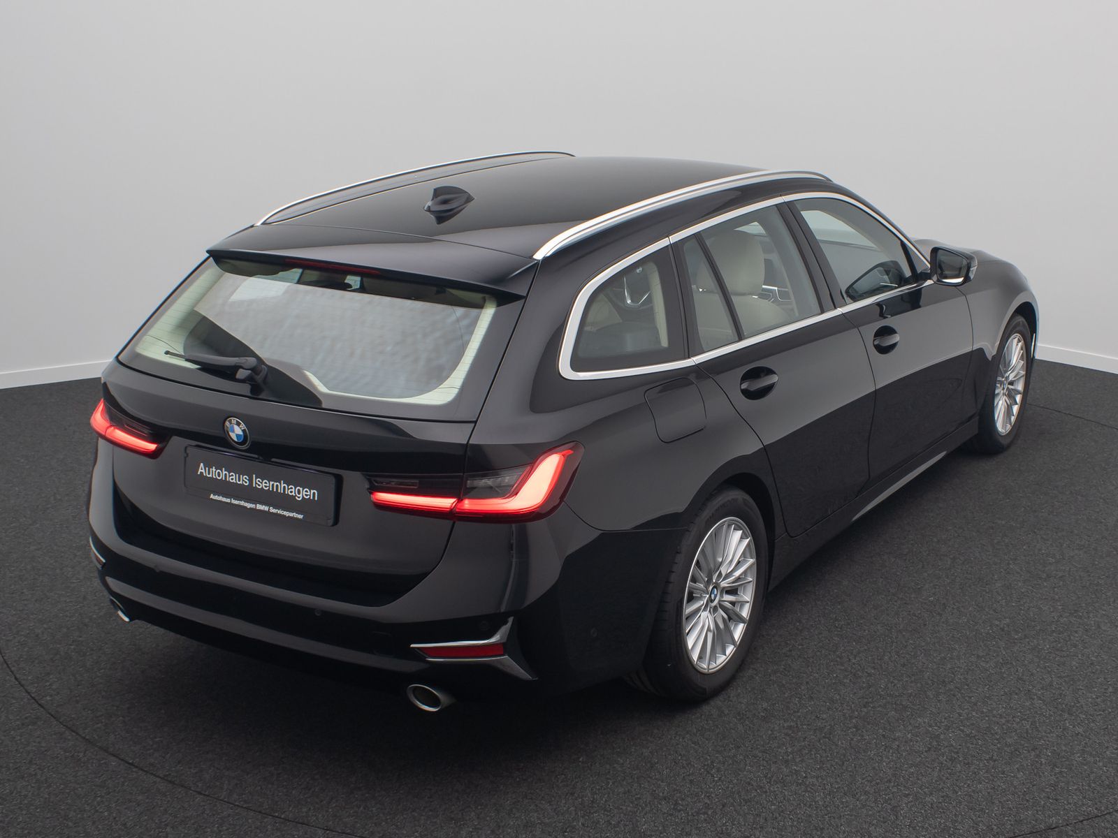 Fahrzeugabbildung BMW 320d Luxury Line 360&deg;Alarm ACC AHK HUD DAB Leder