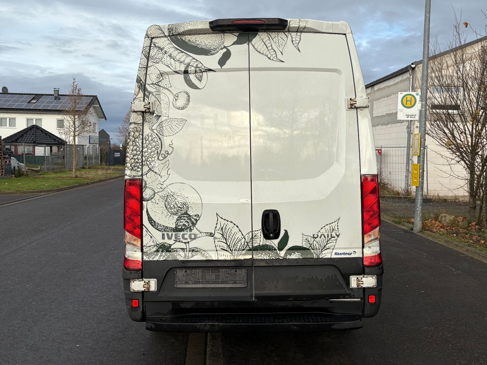 Fahrzeugabbildung Iveco Daily Kasten HKa 35 S ... V Radstand 3520 L/3-SI