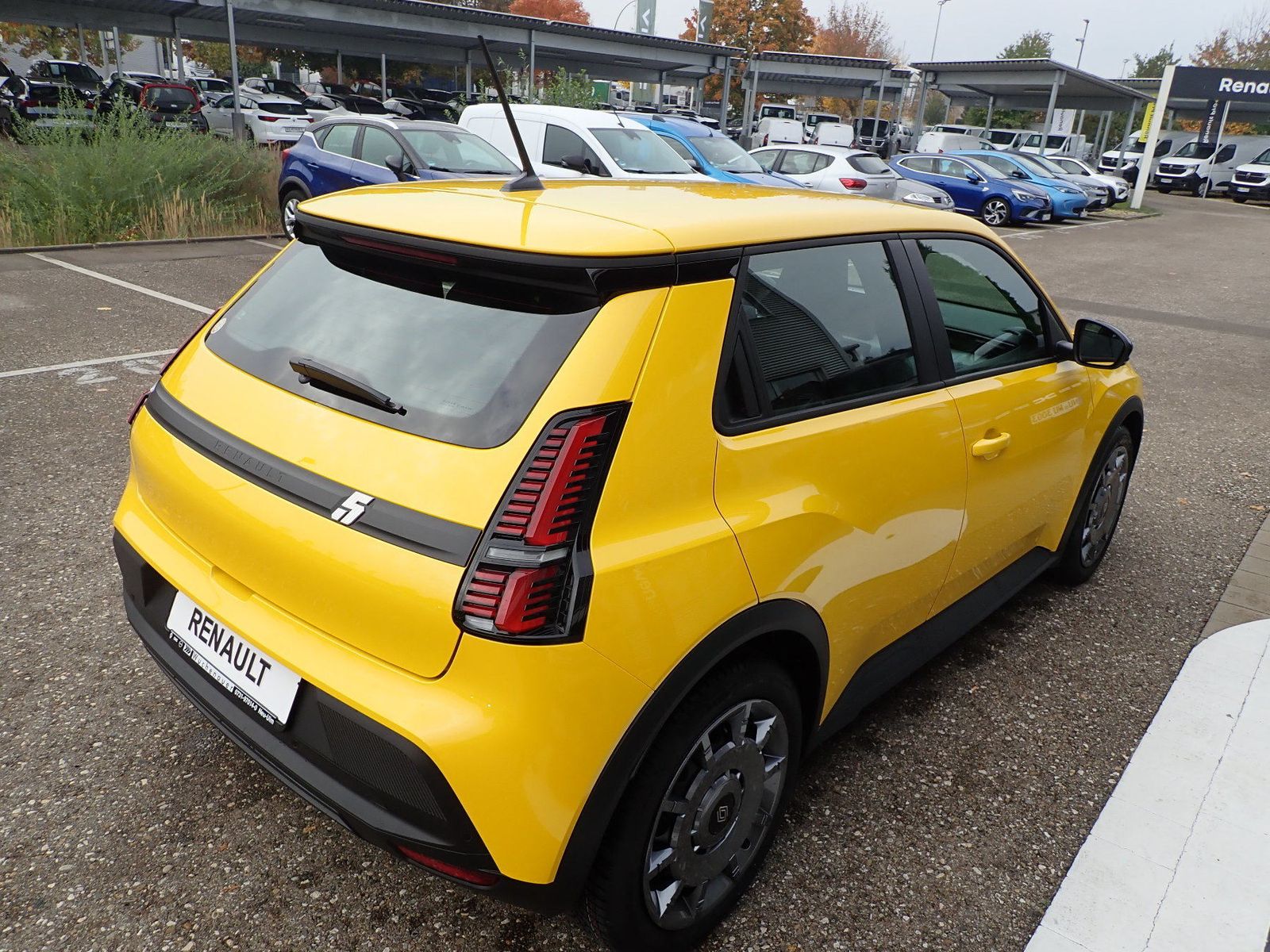 Fahrzeugabbildung Renault R 5 E-Tech elektrisch Evolution 120 Urban Range
