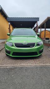 Skoda Octavia 2.0 TSI RS Kombi RS - Skoda Octavia: Grün