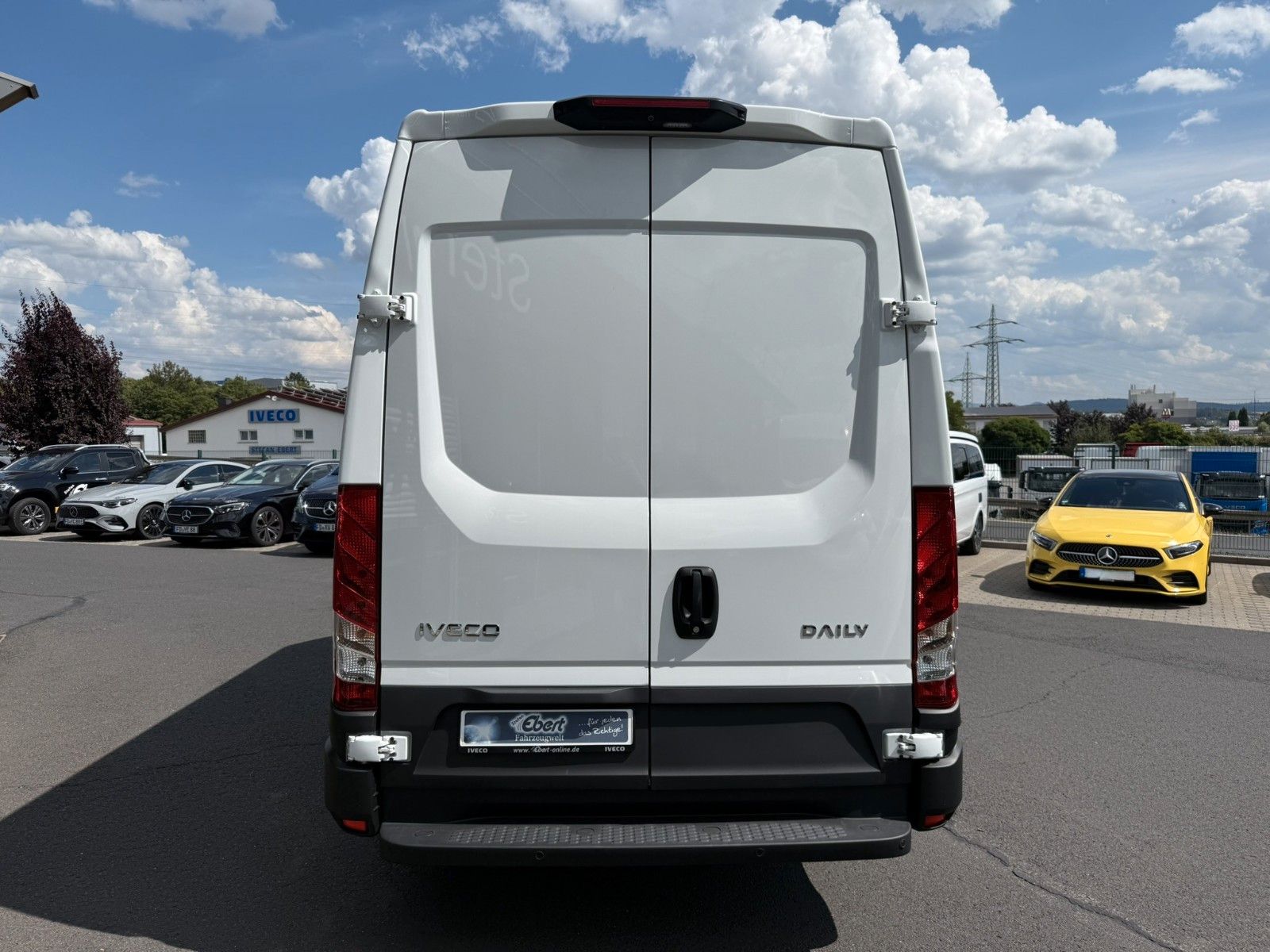 Fahrzeugabbildung Iveco Daily 35S16A8 V Kastenwagen *R 3520 mm*