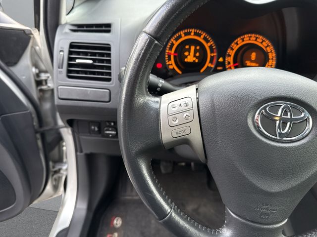 Auris Life *KLIMAAUTOMATIK+PDC HINTEN+ALU+CD