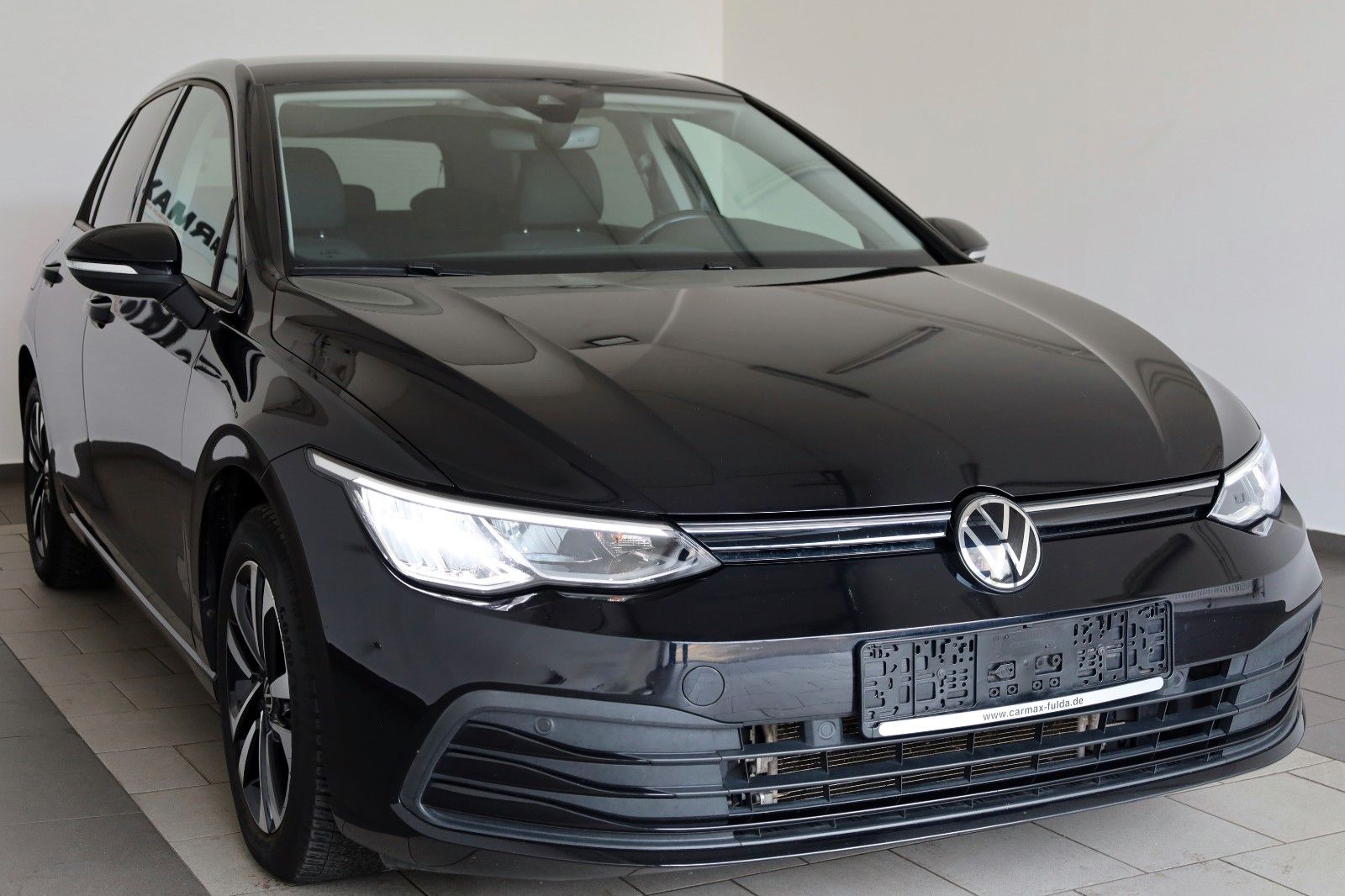 Fahrzeugabbildung Volkswagen Golf VIII Lim. United,Navi,LED,SH,DAB,ACC,AHK