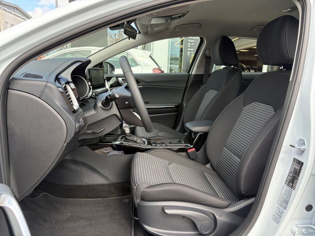 Fahrzeugabbildung Kia Ceed 1.4 Vision DCT7 STD (NAV)