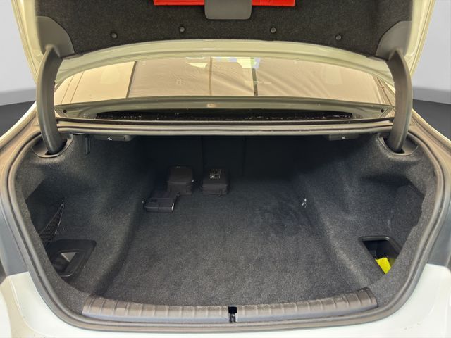 Fahrzeugabbildung BMW 520d M Sport+M Fahrwerk+Adaptive LED+CAM+HUD+DAB