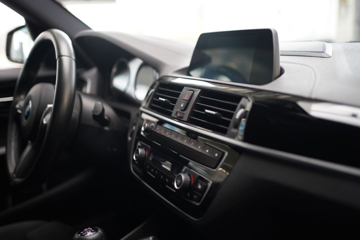 Fahrzeugabbildung BMW 116i M Sport LED+Navi+PDC+Parkassist+HiFi+