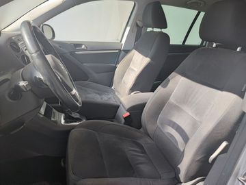 Volkswagen Tiguan - 9