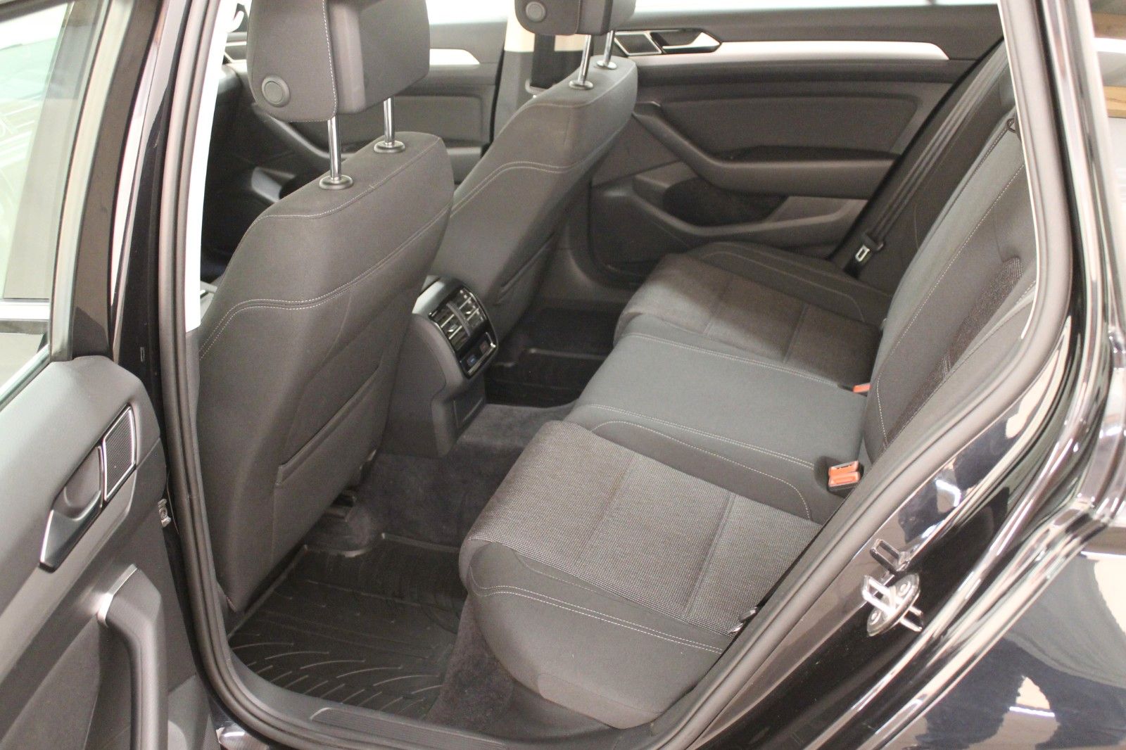 Fahrzeugabbildung Volkswagen Passat Variant Comfortline BMT 2.0 TDI 110 kW