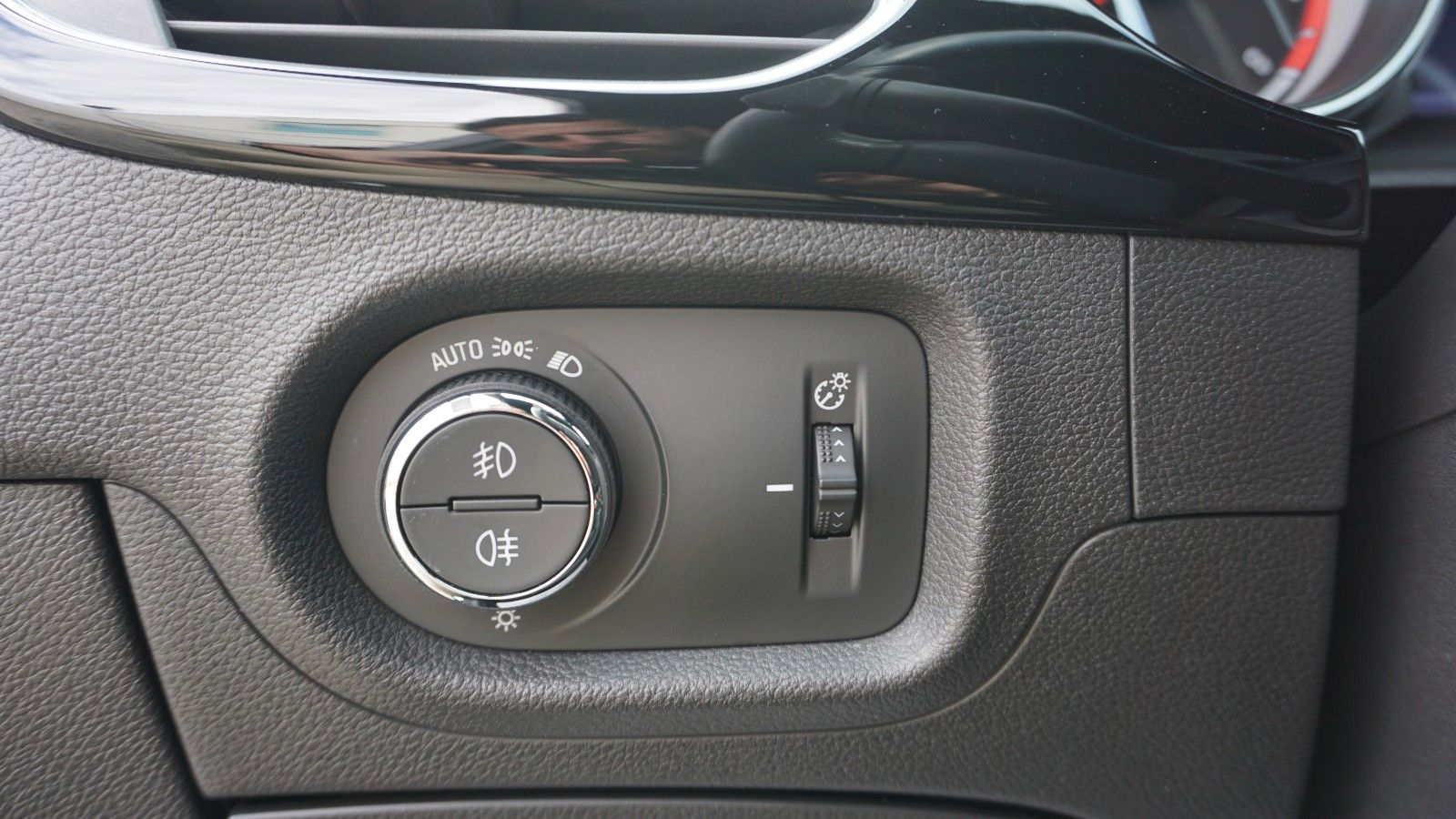 Fahrzeugabbildung Opel Astra K Sports Tourer Ultimate,Leder,LED,Nav,OPC