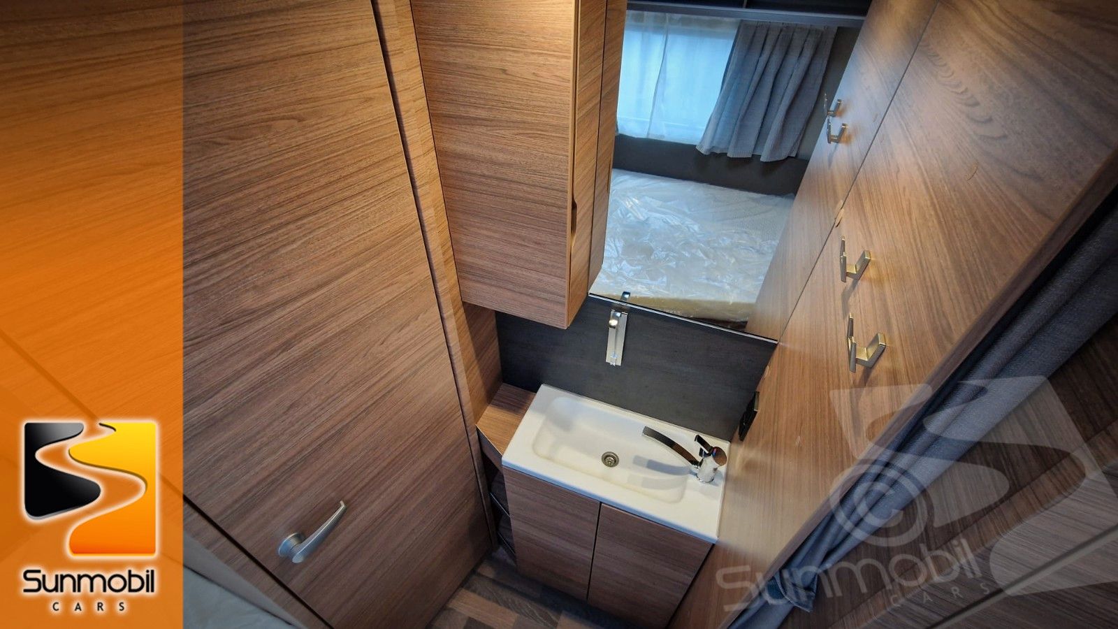 Fahrzeugabbildung Weinsberg CaraOne 500FDK, Edtion HOT 3er Etagenbett Mod.25