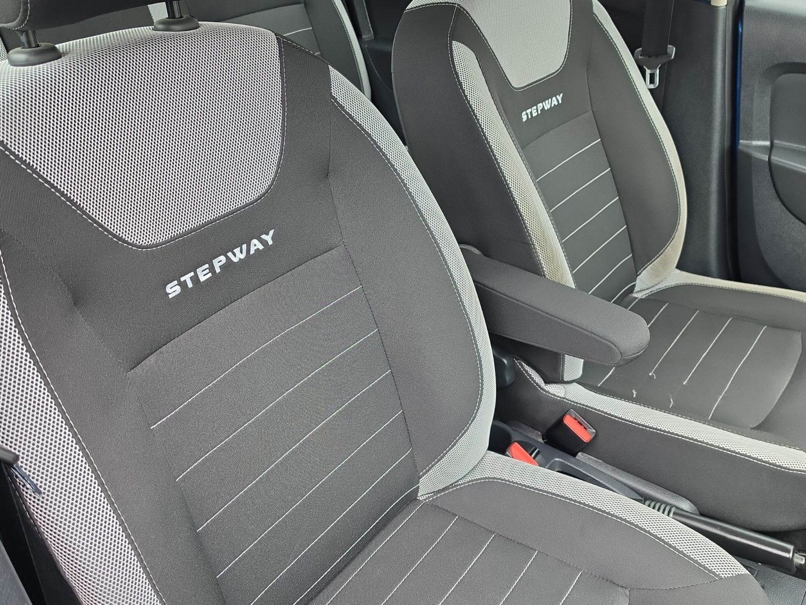 Fahrzeugabbildung Dacia Sandero II Stepway Prestige aus 1.Hand