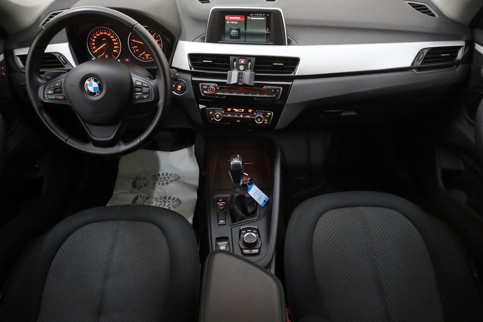 Fahrzeugabbildung BMW X1 xDrive 20i Advantage,PDC,Automatik,Scheckheft