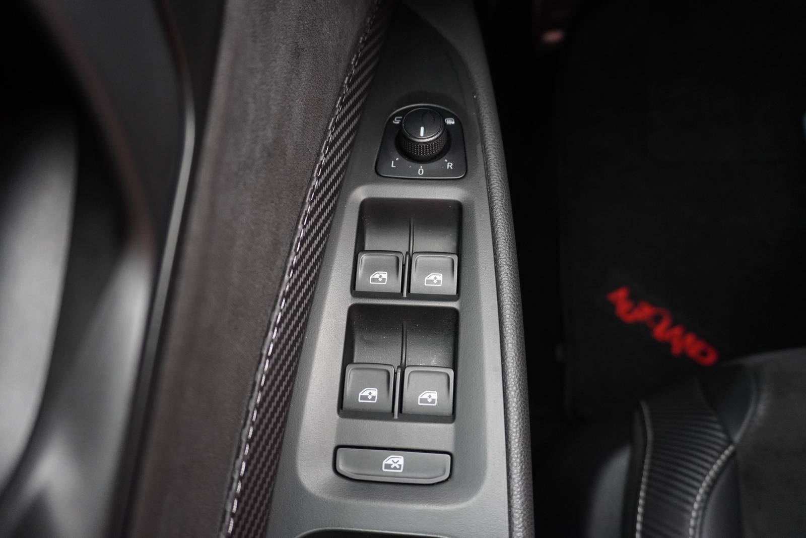 Seat Leon ST 2.0 Cupra 300 4Drive Virtual Cockpit LED