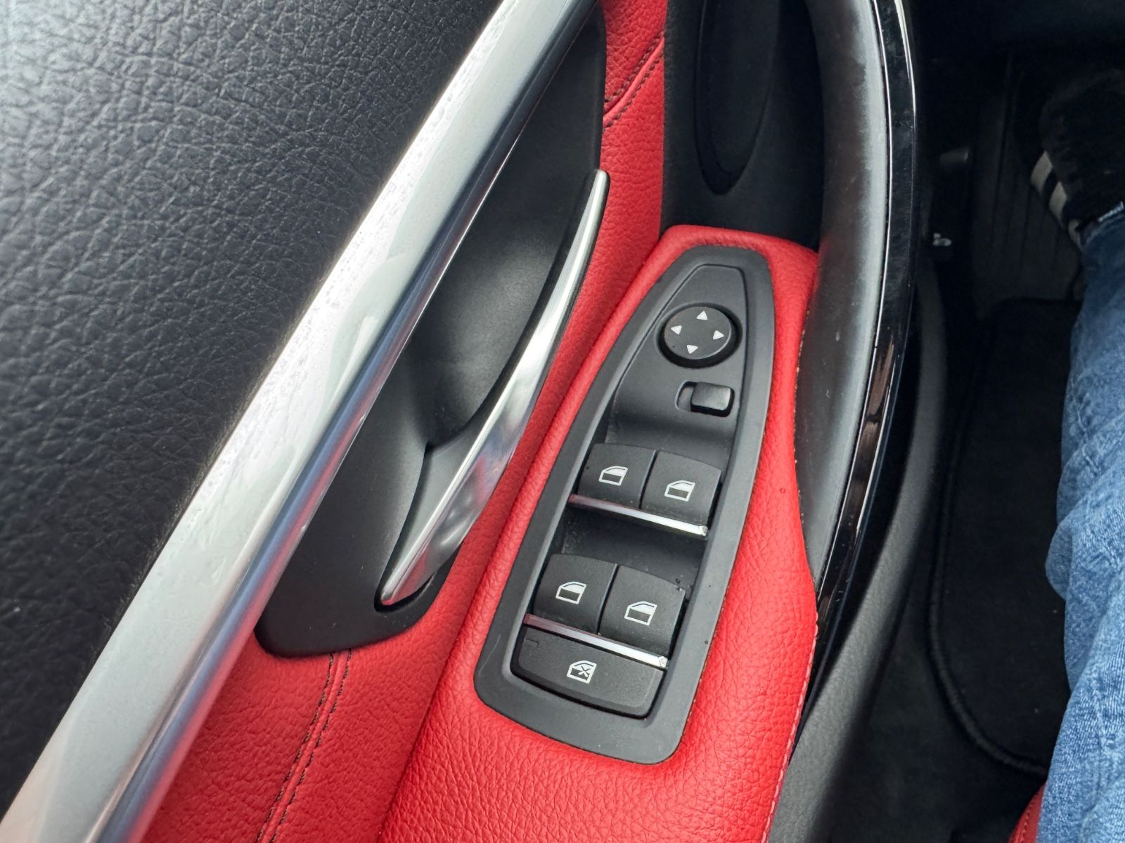 Fahrzeugabbildung BMW 330 xDrive Sport Line erst37000km+Panorama+HUD