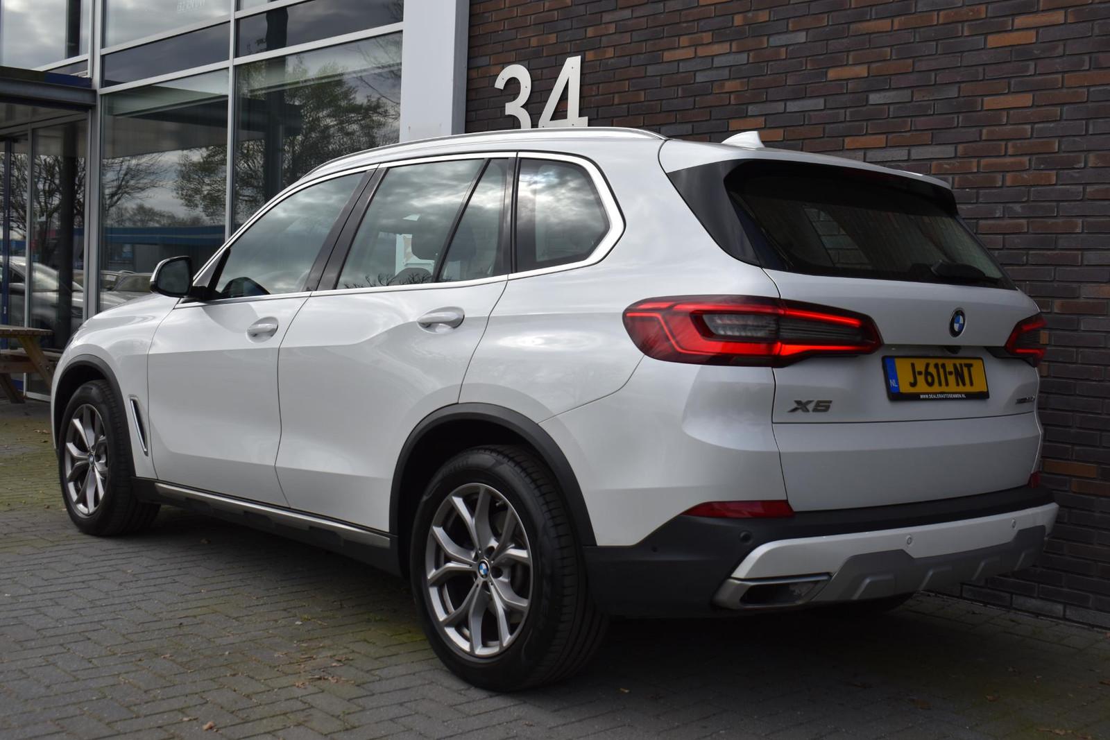 BMW X5 xDrive30d PANO HEAD UP NAVI LEDER LED