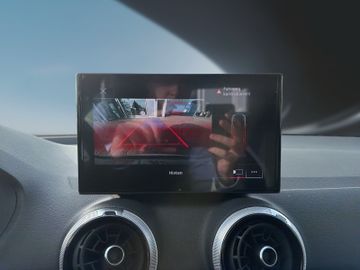 Audi Q2 35 TFSI S-LIne KAMERALEDTEMPOMAT