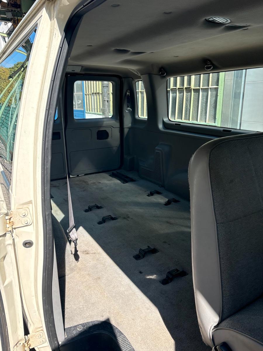 Ford E350 CLUB WAGON VAN V8 TÜV Neu
