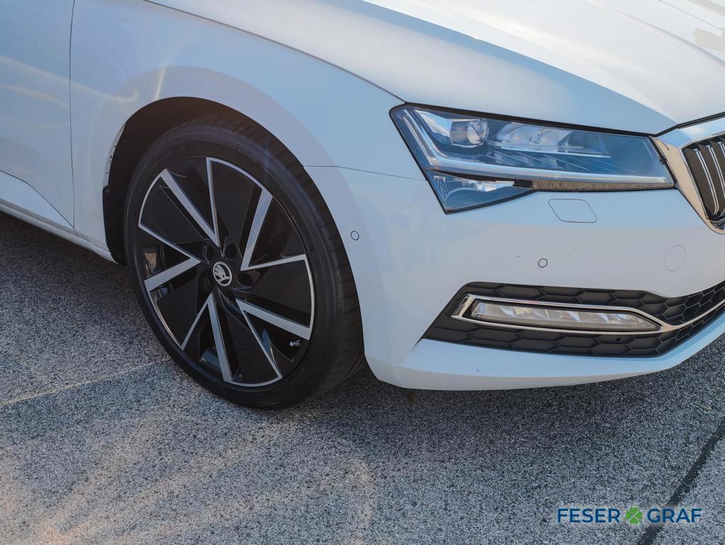 Skoda Superb Combi 2.0 TDI Style AHK Matrix Navi 360°