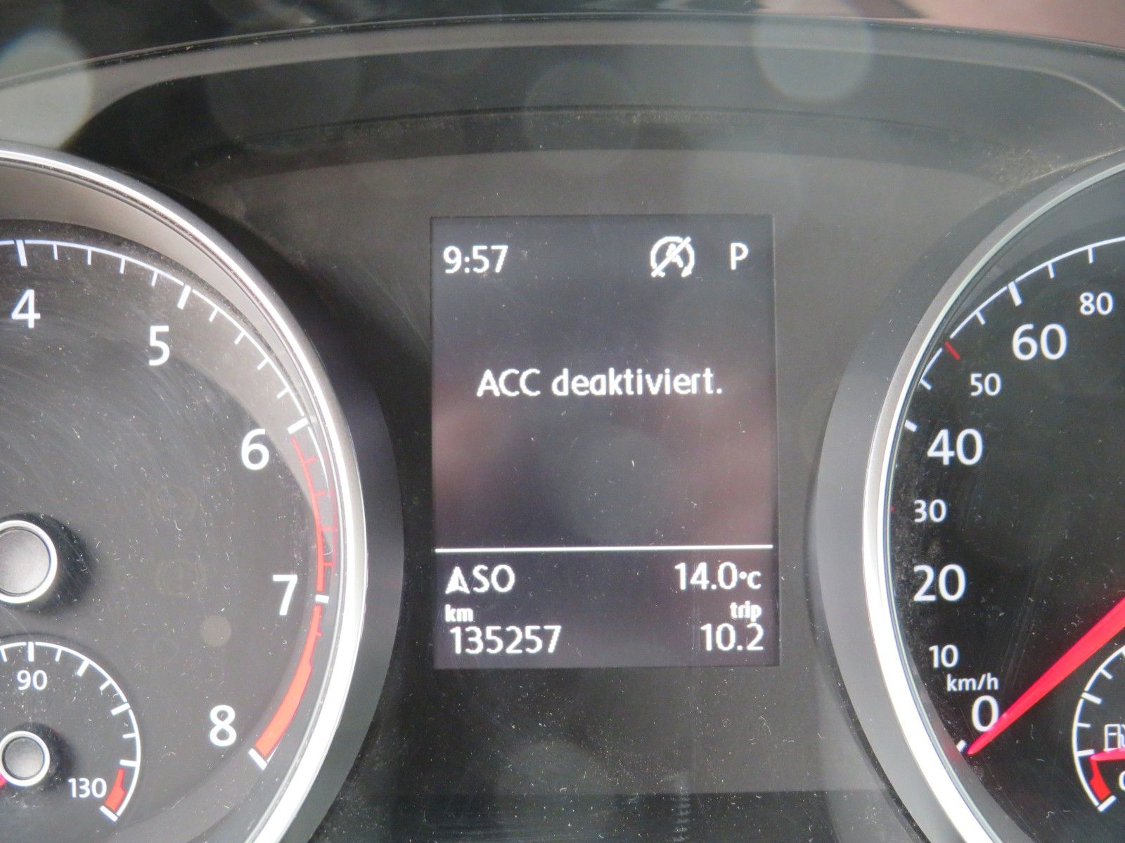 Fahrzeugabbildung Volkswagen Touran Comfort TSI DSG LED NACI ACC ALCANTARA 1H