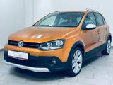 Volkswagen Polo V CrossPolo * 1.HAND * TEMP * 8xREIFEN * - gebrauchte Kleinwagen in Fulda