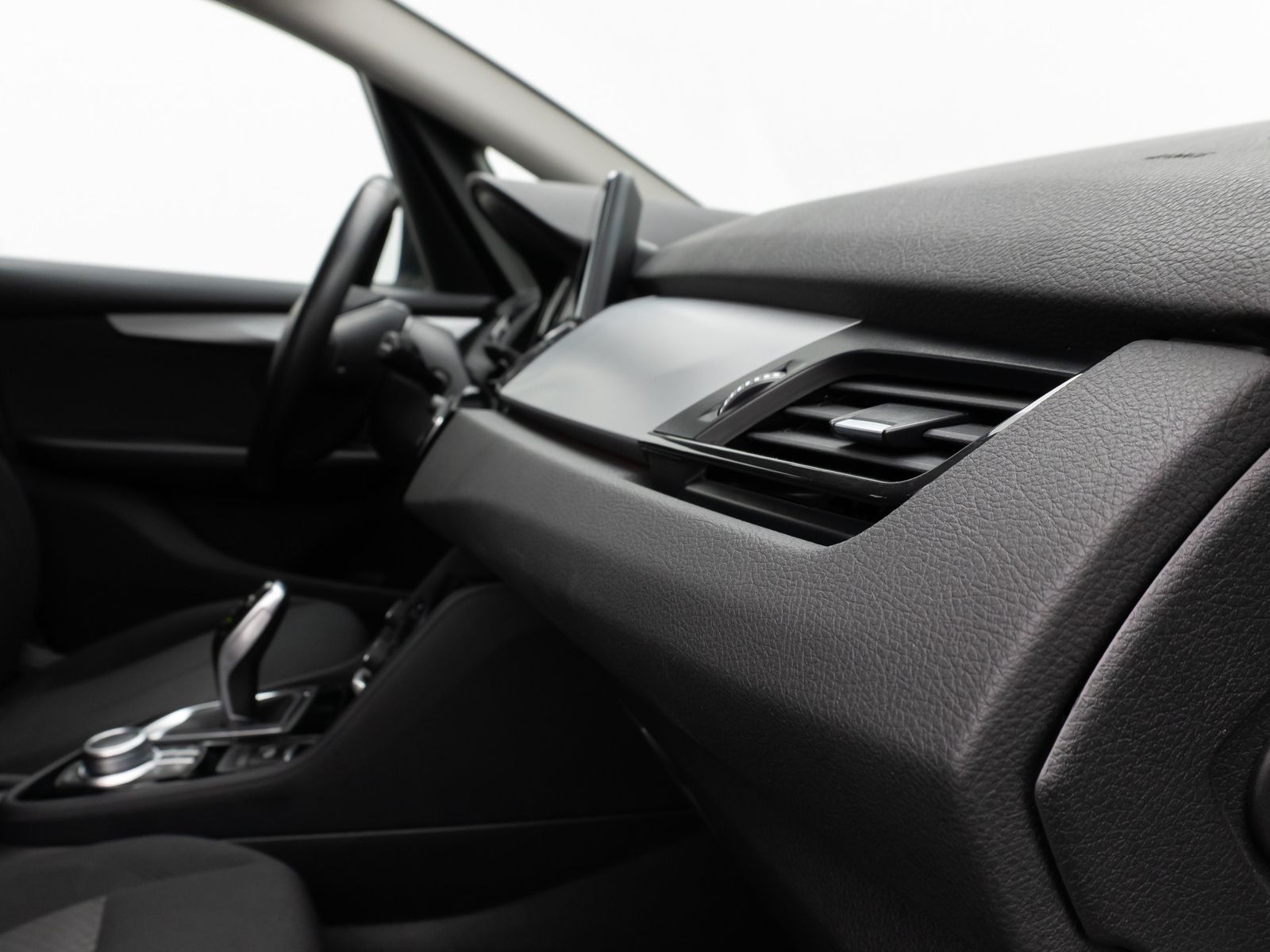 Fahrzeugabbildung BMW 218d Kamera Navi HiFi AHK LED Geschwindigkeitsre