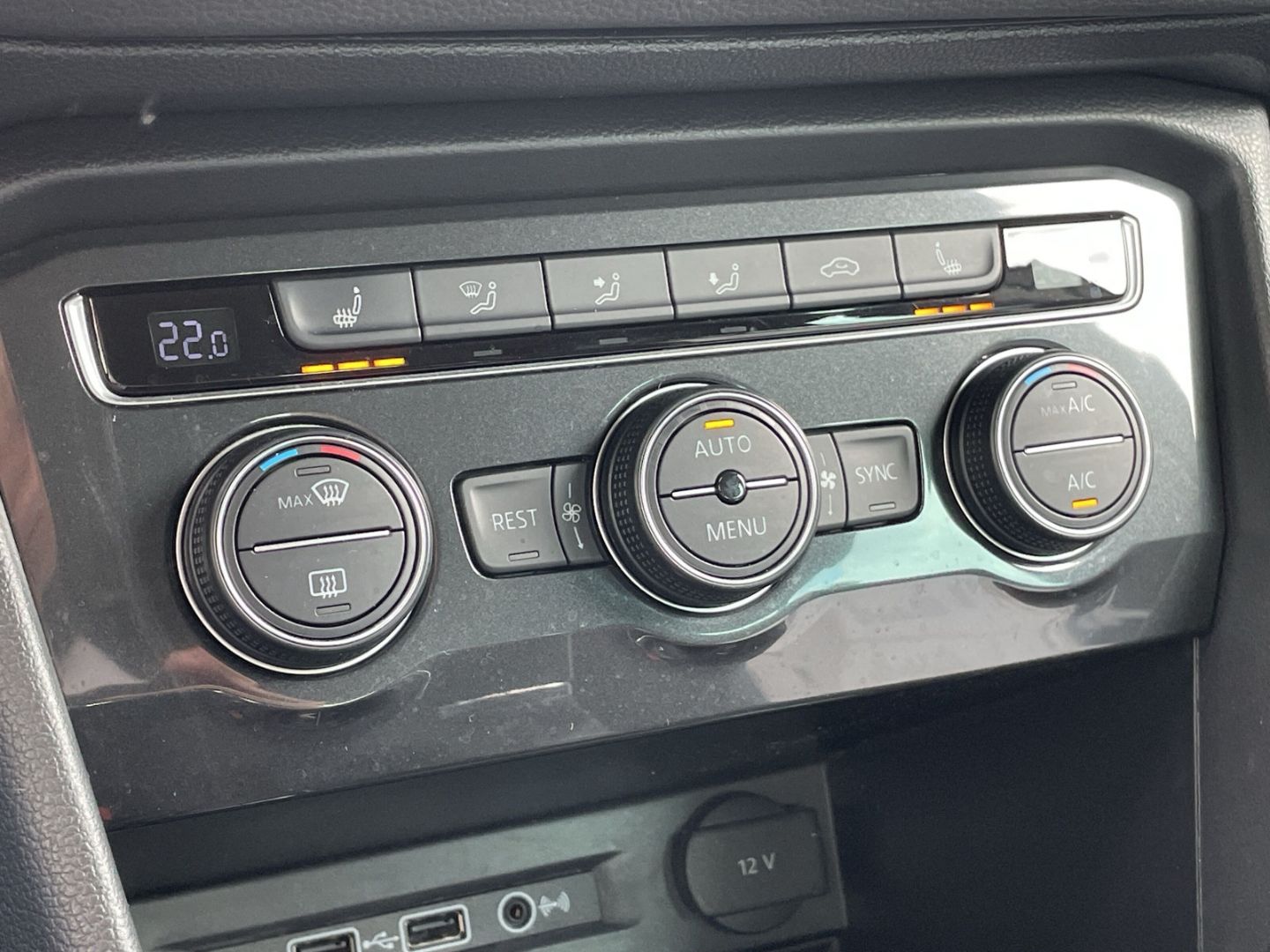 Tiguan 2.0TDI Sound AHK/Navi/App-Connect/ACC/PDC
