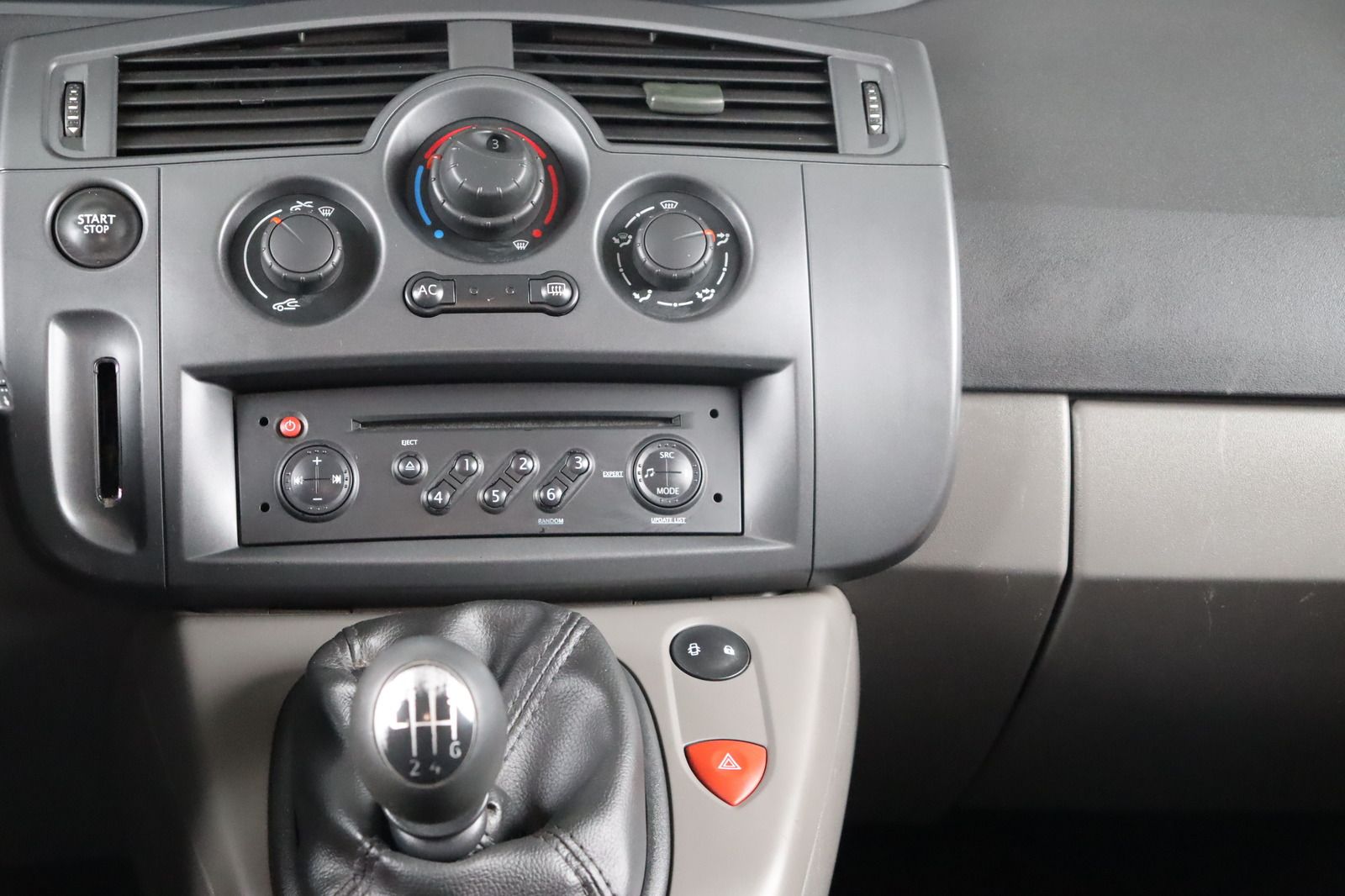 Fahrzeugabbildung Renault Megane Scenic 1.6 16V * Klima * Isofix