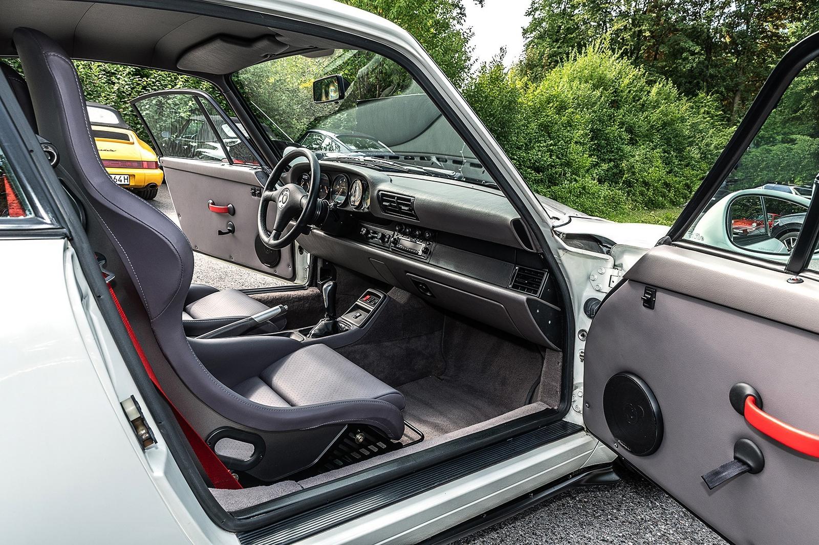 Porsche 993 Carrera 2 RS