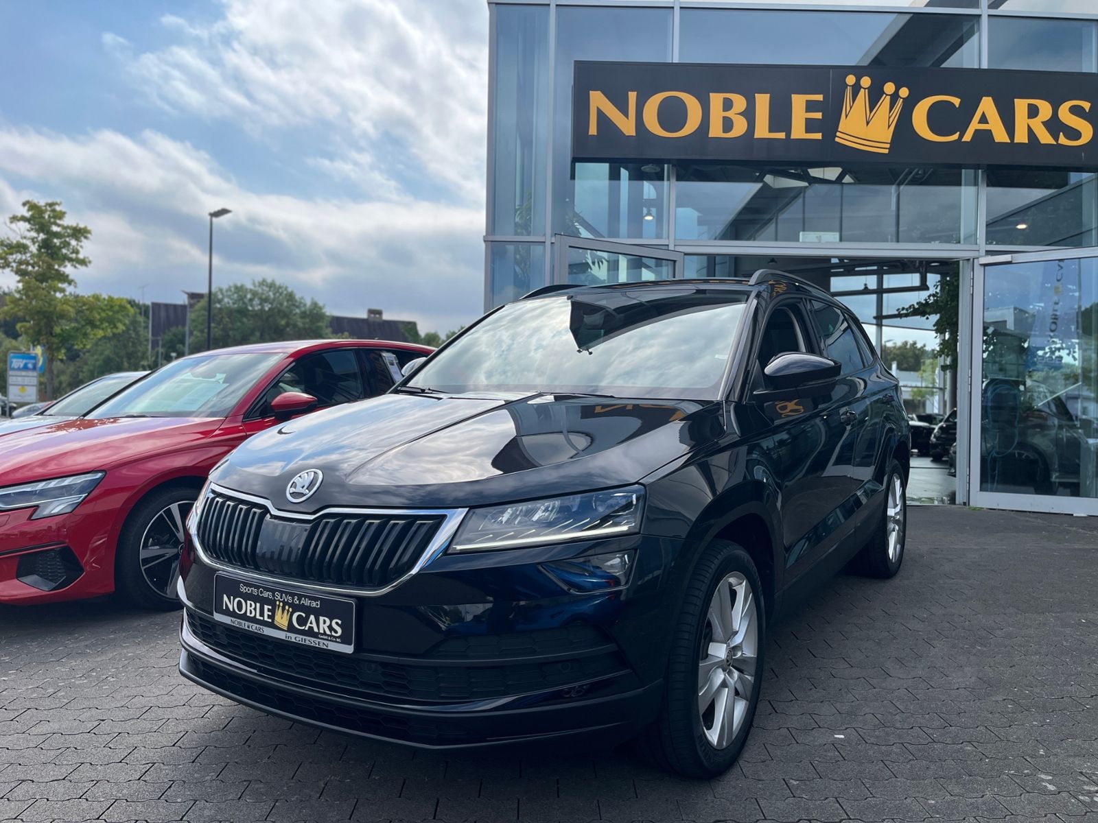 Fahrzeugabbildung SKODA KAROQ Style AHK ACC LED NAV LEDER 18"